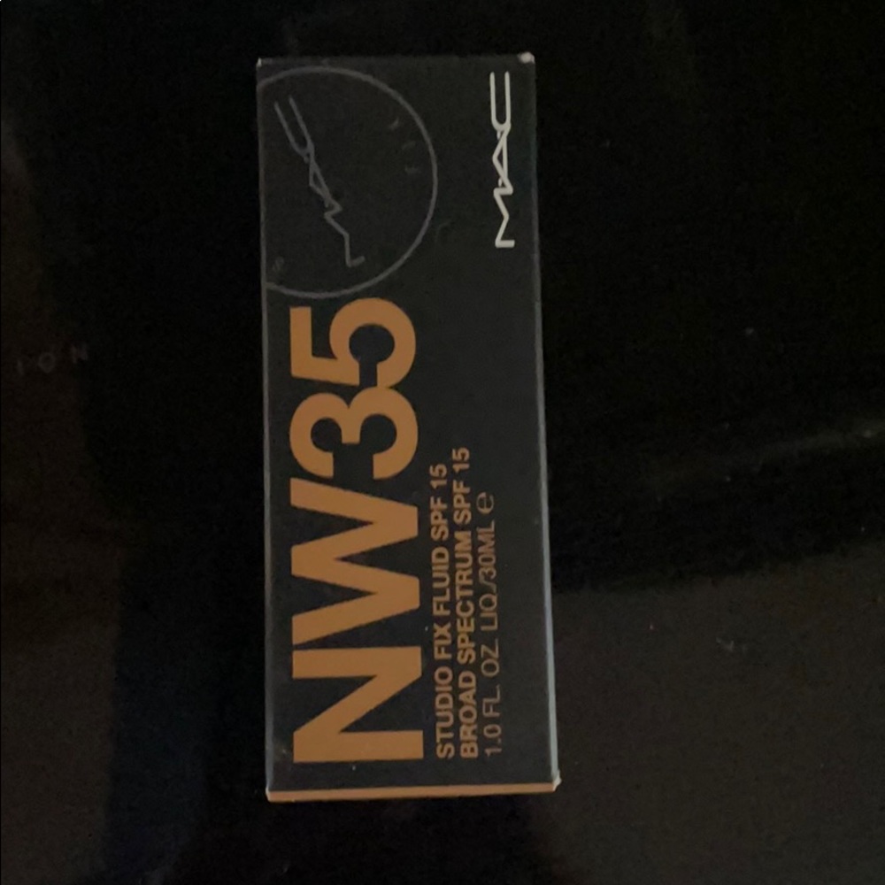 Mac NW35 studio fix foundation NIB